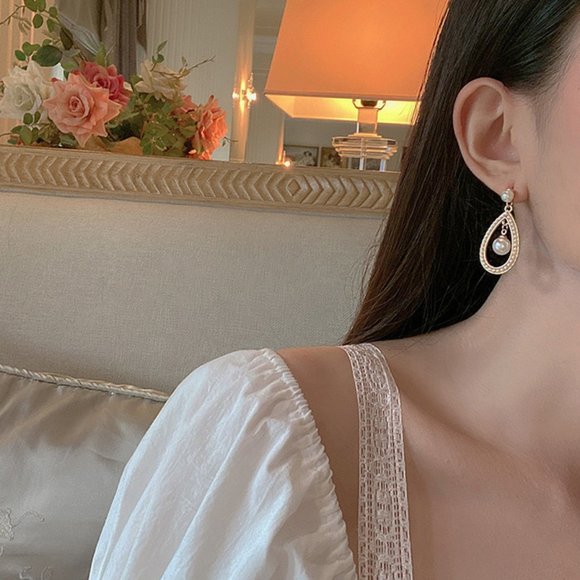 Vintage Natural Pearl Earrings 925 Silver Posts - Picture 2 of 2